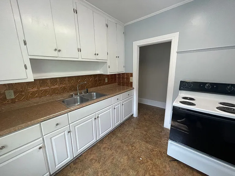 30 George St #2 — Photo 14