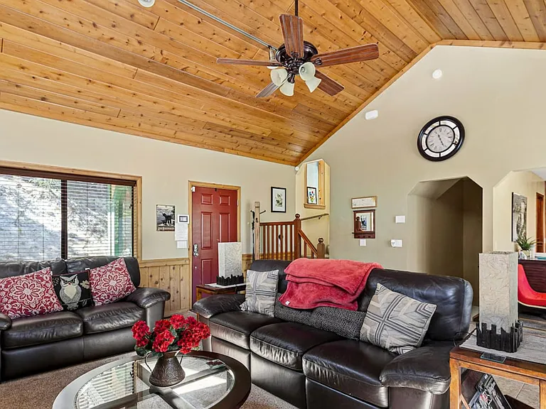 655 Sutter Ln — Photo 8