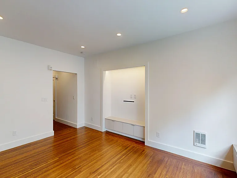 333 Hyde St #12 — Photo 9