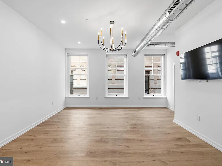 203 S 13th St #3B — Photo 10