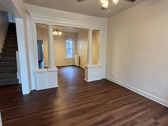 2nd image of 722 Manor St