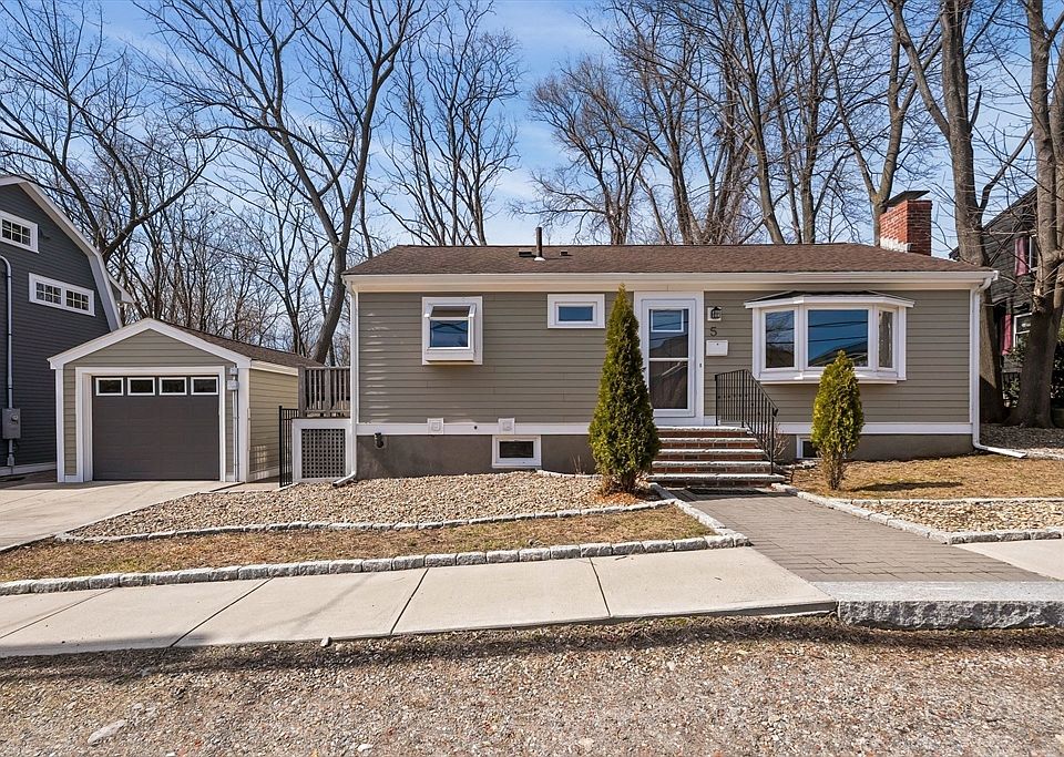 1st image of 5 Martinwood Rd