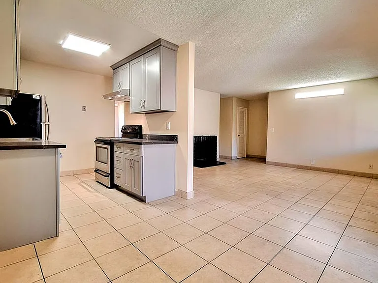 247 N Capitol Ave #243-7 — Photo 14
