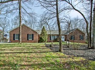 181 Whippoorwill Dr, Oak Ridge, TN 37830