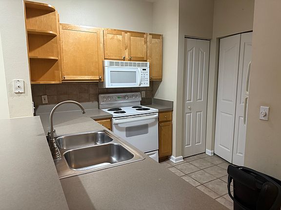 3rd image of 4207 S Dale Mabry Hwy Unit 2206