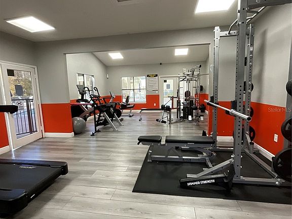 4th image of 3028 Parkway Blvd