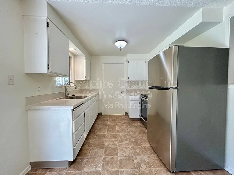 5595 SW Menlo Dr — Photo 12