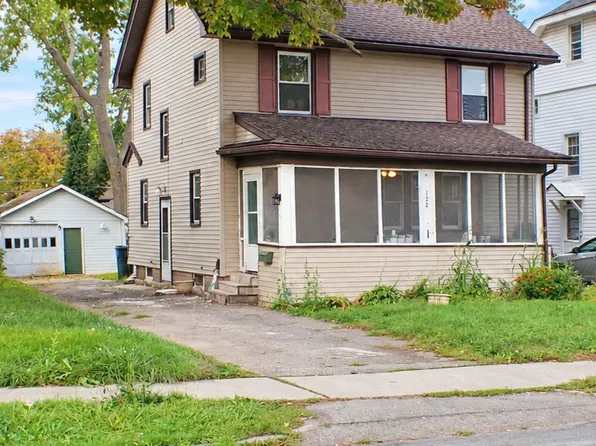 122 Holcroft Rd, Rochester, NY 14612