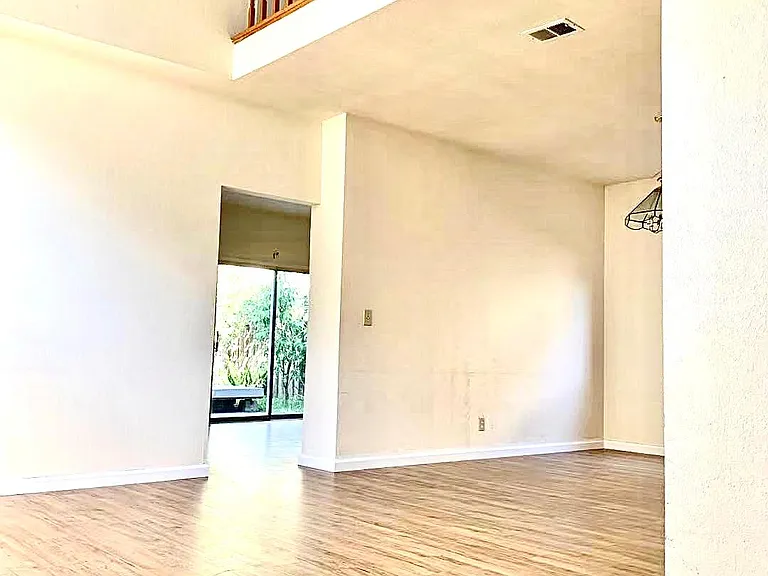 33261 Palomino Cmn — Photo 2