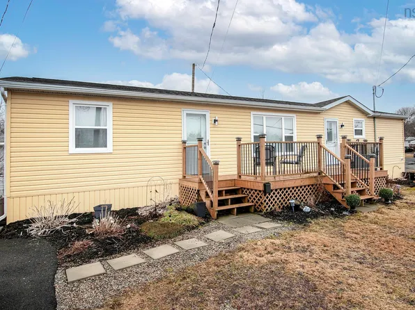 2 1st St, Halifax, NS B3T 1B1