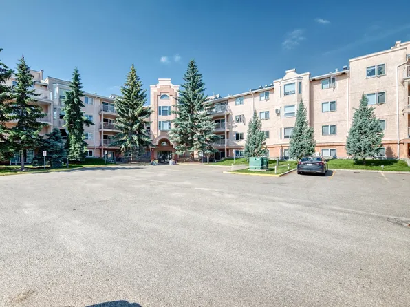 10945 21st Ave NW #109, Edmonton, AB T6J 6R3