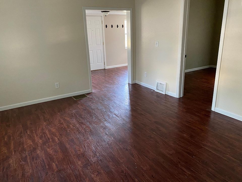 1st image of 311 W 6th St