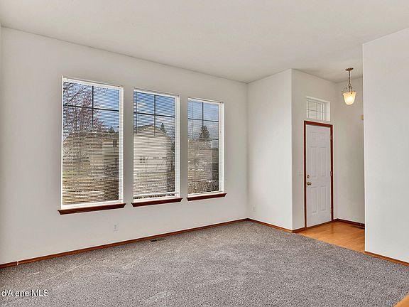 5th image of 2649 W Elmwood Dr