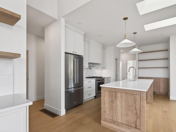5th image of 6226 Seablush Dr
