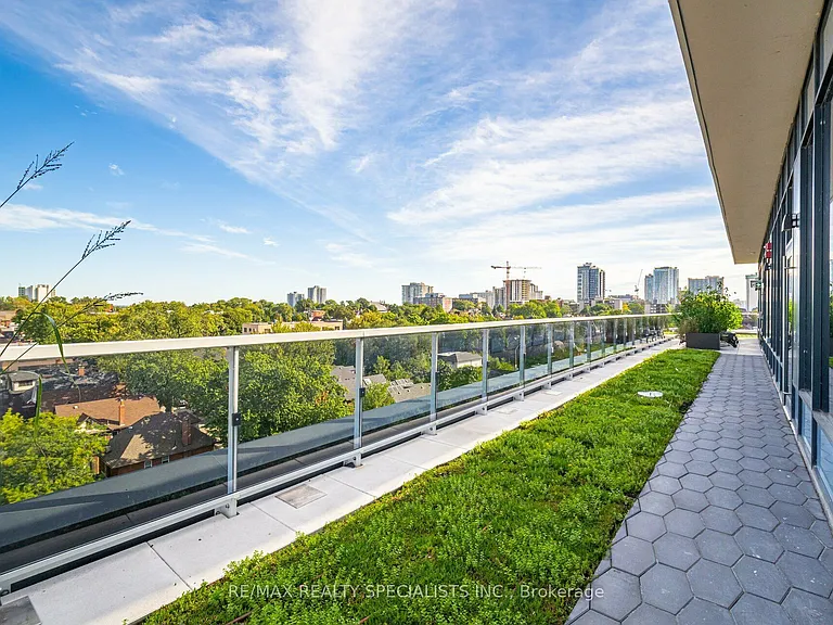 415 Main St W #703 — Photo 24