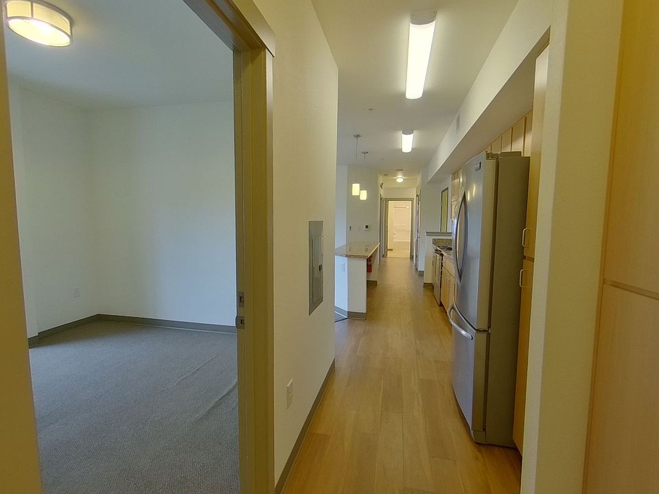 Building Photo 5