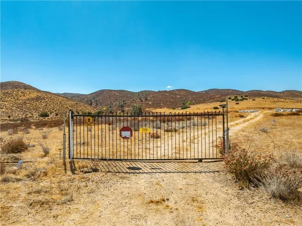 245 Saint W Lancaster Rd Lot 27, Lancaster, CA 93536