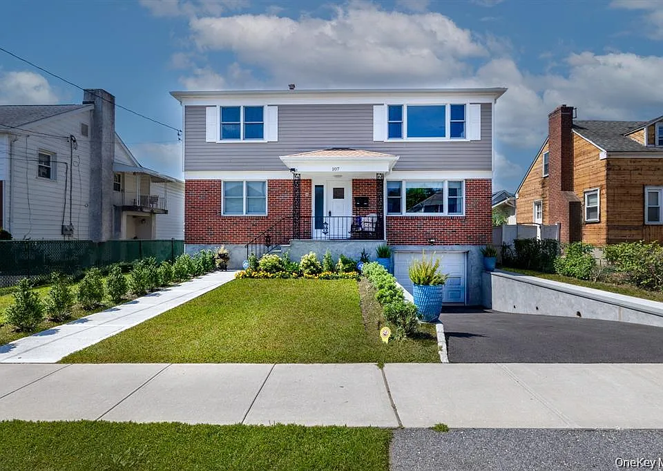 107 Woodside Ave #1