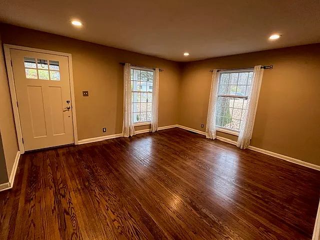 2 bed, 1820 sqft, $1,950 — Photo 2