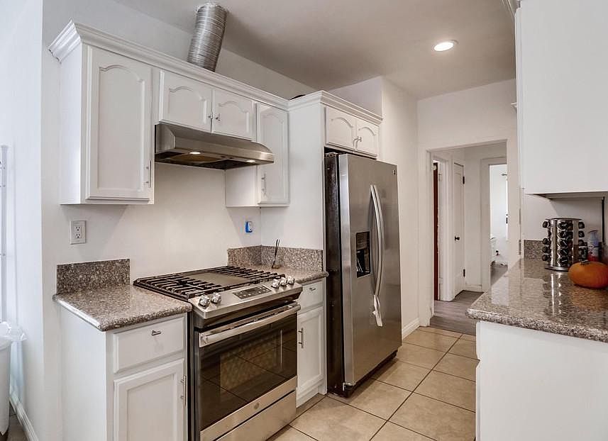 1st image of 4307 S Budlong Ave