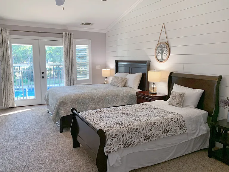 2074 Hope Ln — Photo 24