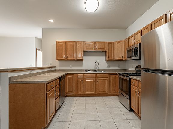 4th image of 2210 Oxford Ct #6