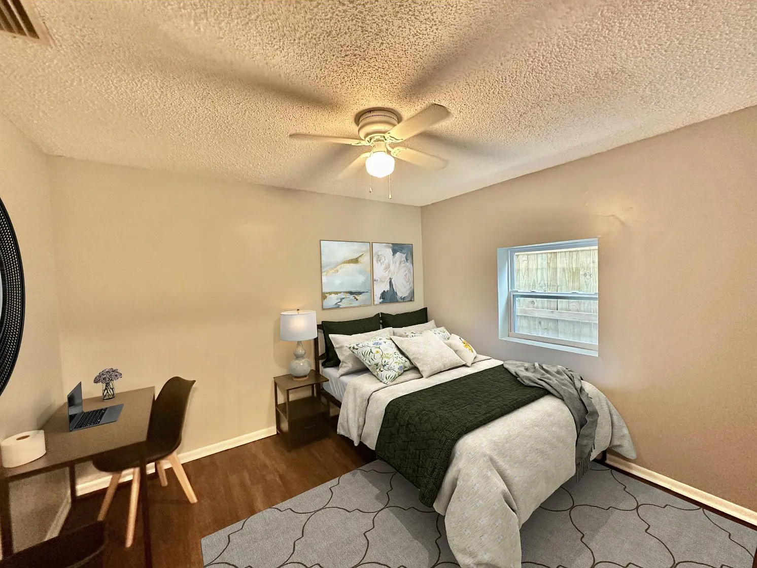 4 bed, 1.0 bath, 1034 sqft, $949 — Photo 1