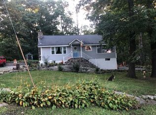 511 Muscoda Rd, Highland Lakes, NJ 07422