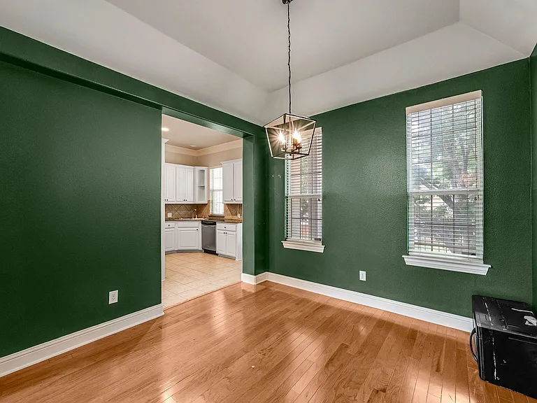 5836 La Vista Dr — Photo 9