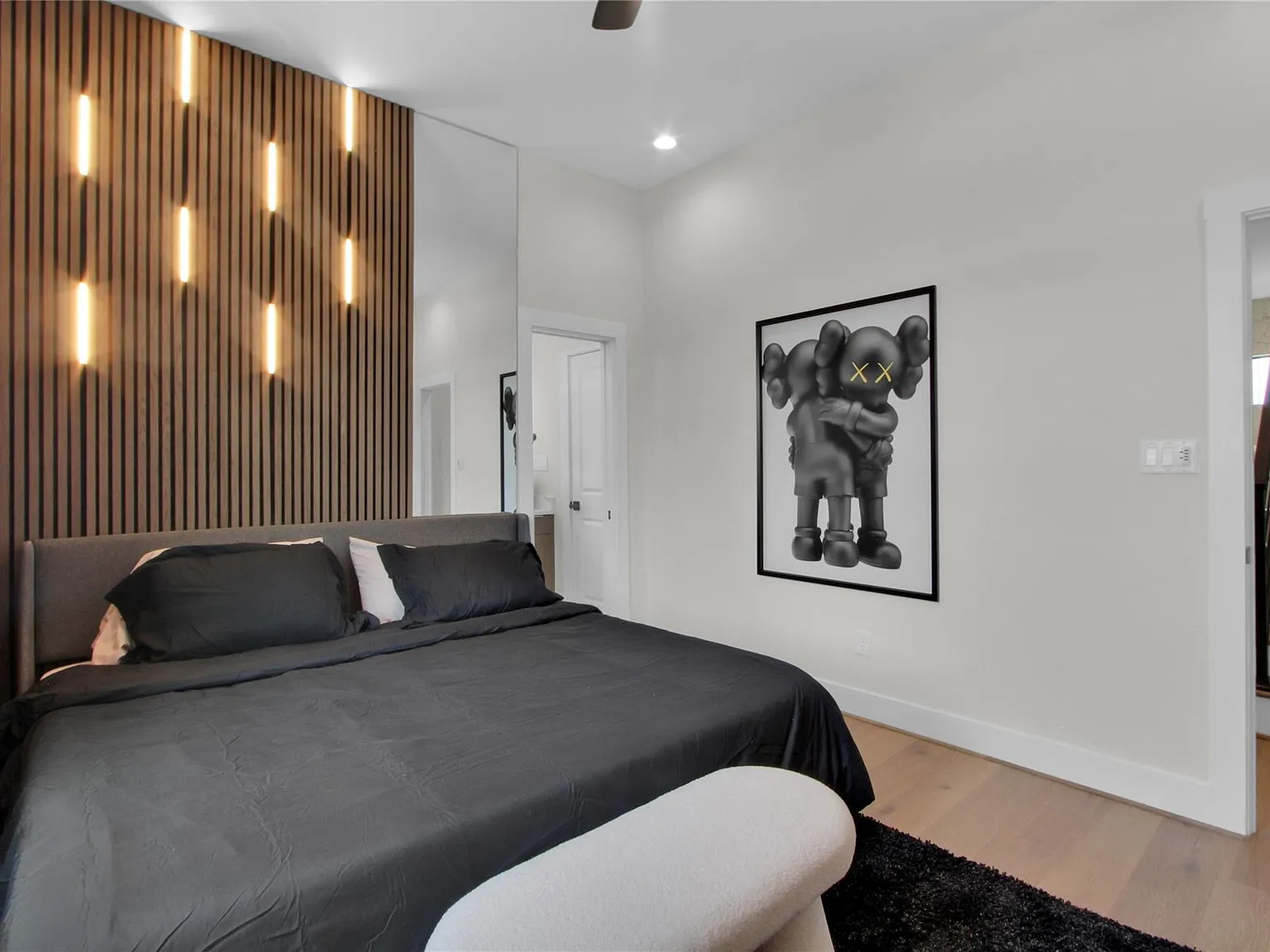 3 bed, 3.5 bath, 2757 sqft, $9,000 — Photo 3