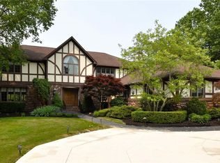 861 Hardwood Ct, Gates Mills, OH 44040