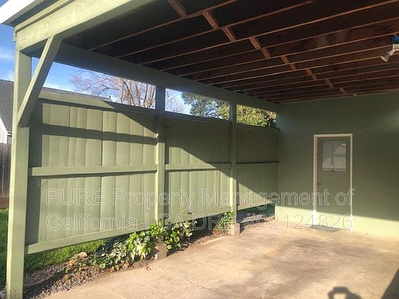 2nd image of 524 6th St APT E
