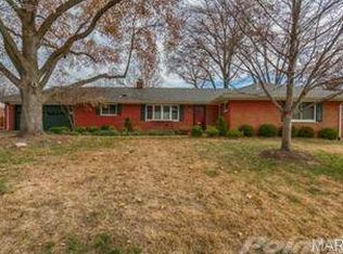 1548 Renderer Dr, Saint Louis, MO 63122