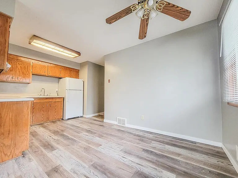 5723 Quincy St — Photo 6