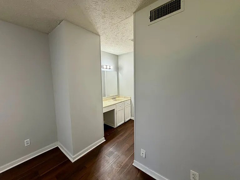 8588 Creekwood Way — Photo 21