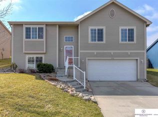 16331 Meredith Ave, Omaha, NE 68116