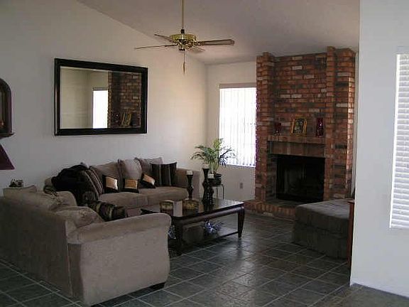 4th image of 1442 E Brentrup Dr