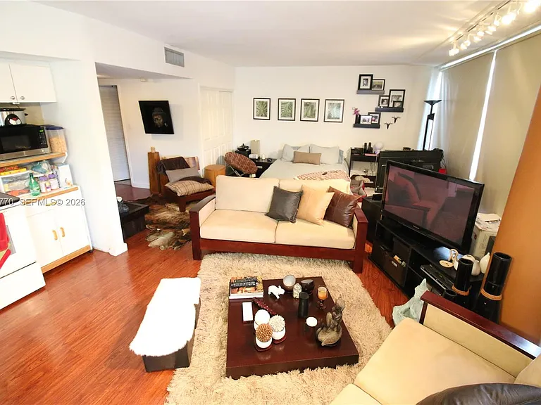 900 Bay Dr #215 — Photo 20