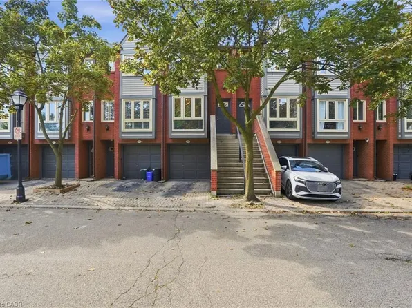 895 Maple Ave #407, Burlington, ON L7S 2H7