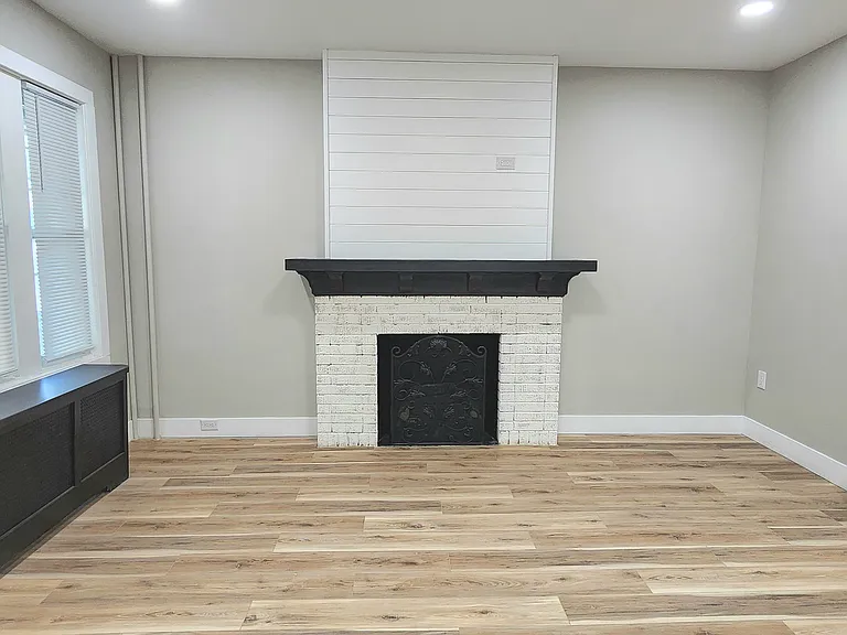 Living room. Angle 4
