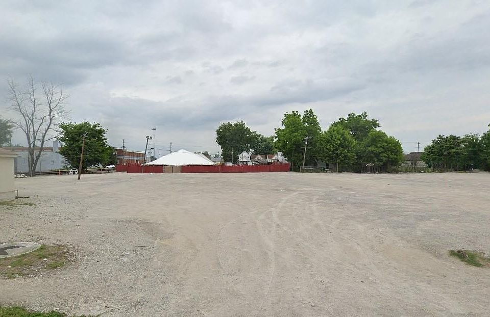 1st image of 2913 Greenwood Ave