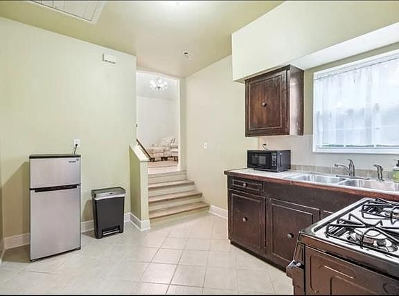 5th image of 2119 Gov Nicholls St #D