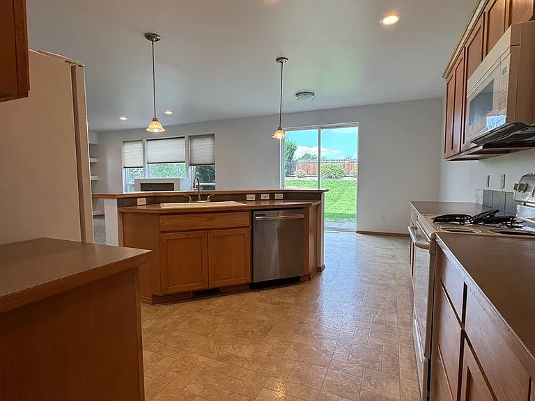 2210 N Clearview Dr — Photo 11