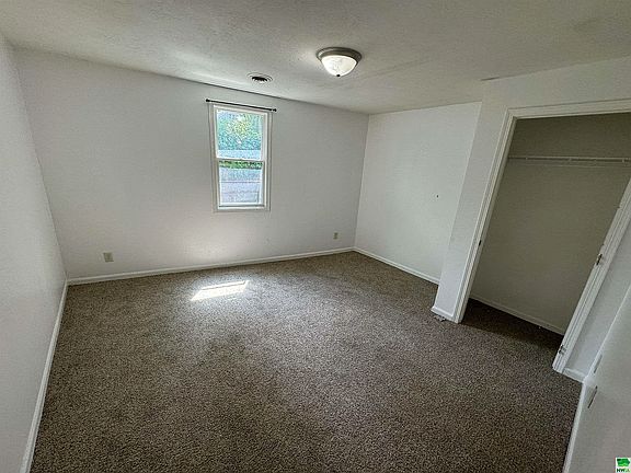 4th image of 3264 Glenn Ave