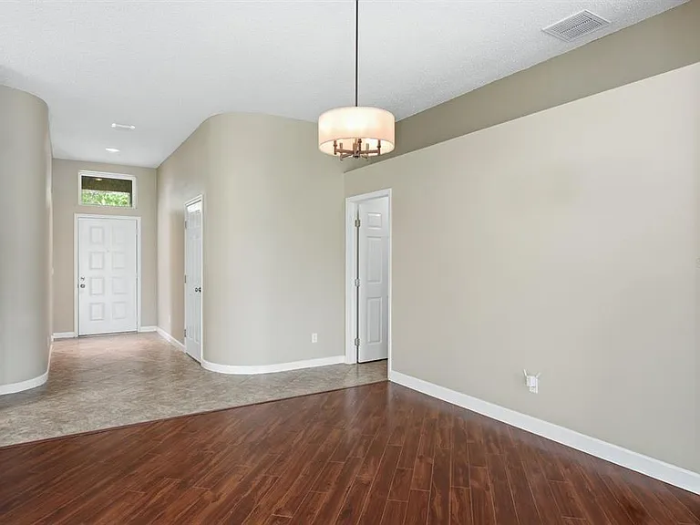 349 Fountainview Cir — Photo 9