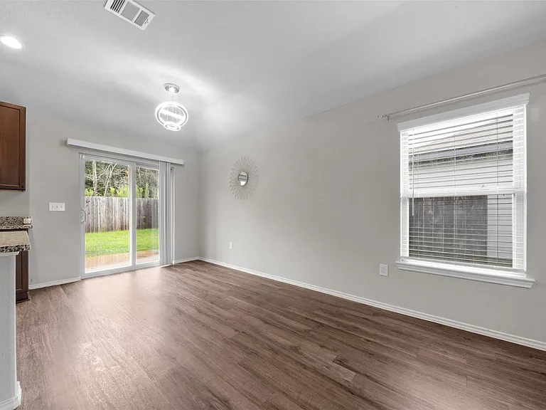 10061 Spring Creek Rd — Photo 12
