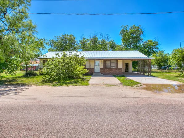 805 Sycamore St, Miles, TX 76861