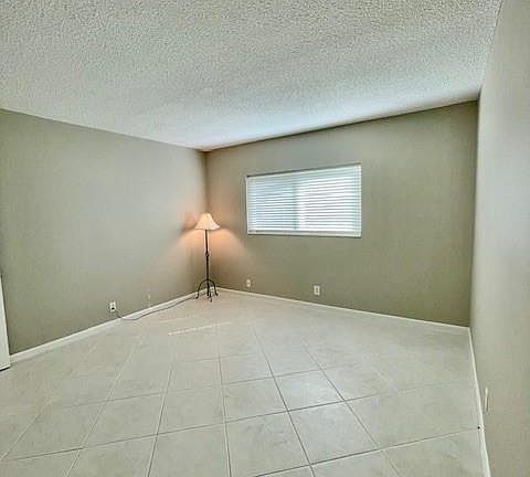 4th image of 744 Wedge DR #27