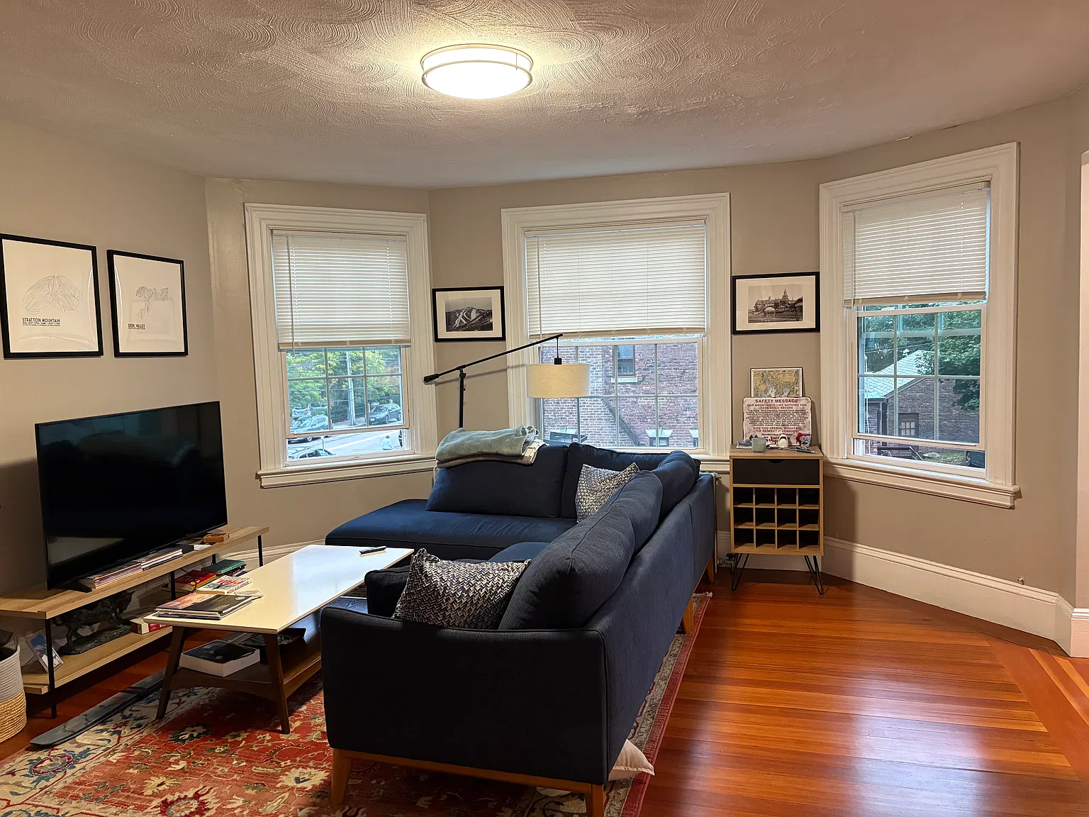 1 bed, 800 sqft, $2,500 — Photo 3