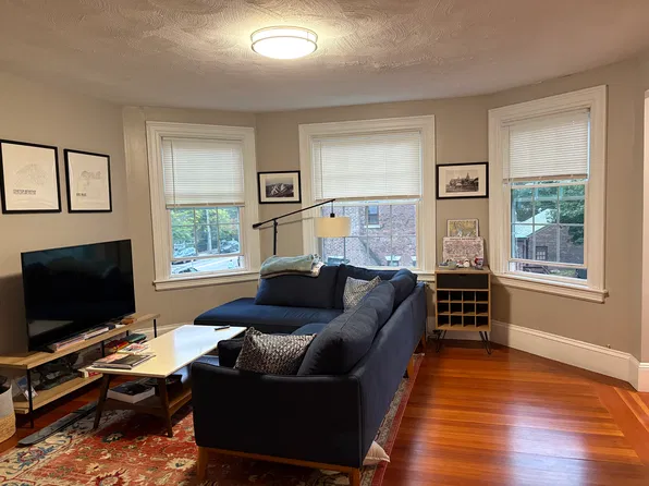 30 Elmgrove Ave APT 3, Providence, RI 02906